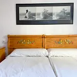 Senorio Oropesa 3000 Apartment
