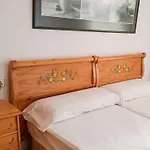 Senorio Oropesa 3000 Apartment